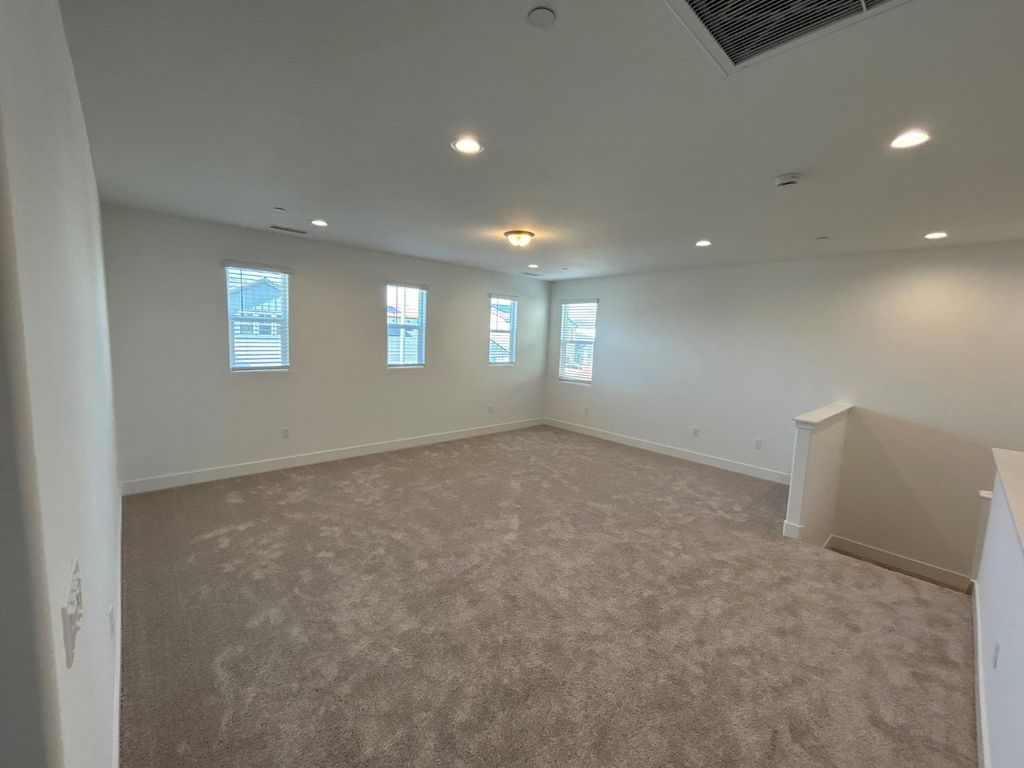 Image 14 of property listing at 2813 E Corteza Drive, Fresno, CA 93730