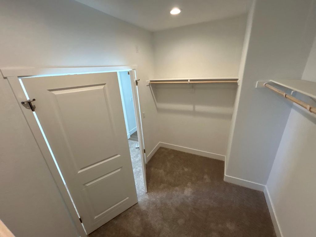 Image 16 of property listing at 2813 E Corteza Drive, Fresno, CA 93730