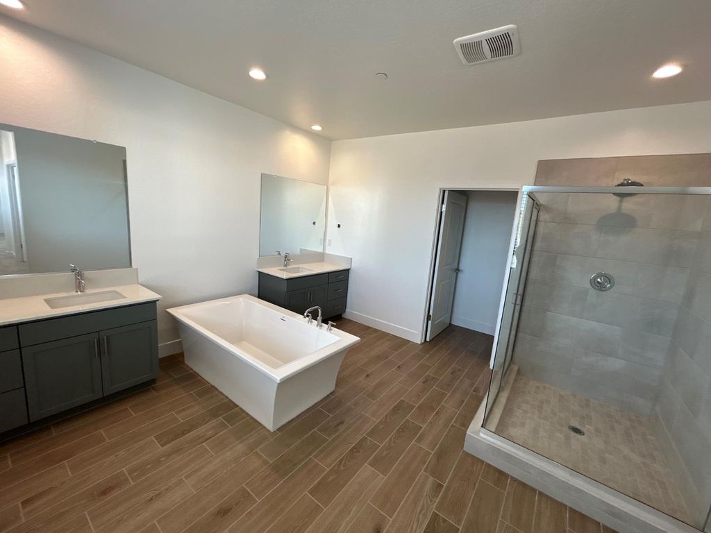 Image 17 of property listing at 2813 E Corteza Drive, Fresno, CA 93730