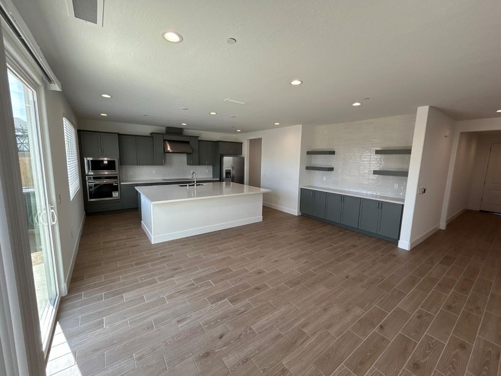 Image 9 of property listing at 2813 E Corteza Drive, Fresno, CA 93730