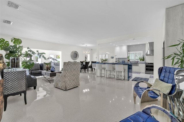 1100 NE 84th St, Miami, FL 33138