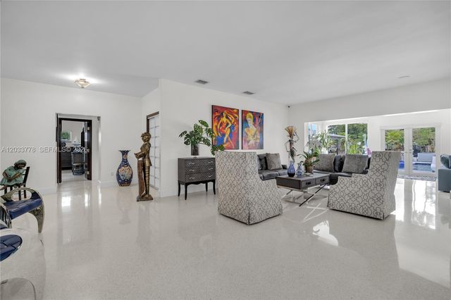 1100 NE 84th St, Miami, FL 33138