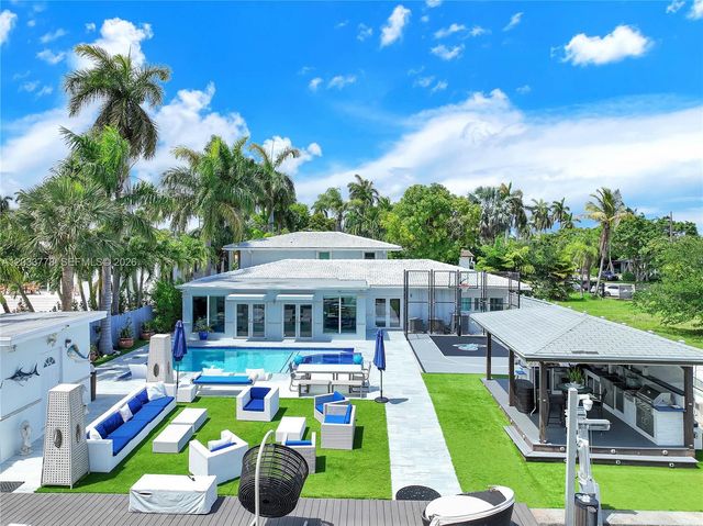 1100 NE 84th St, Miami, FL 33138