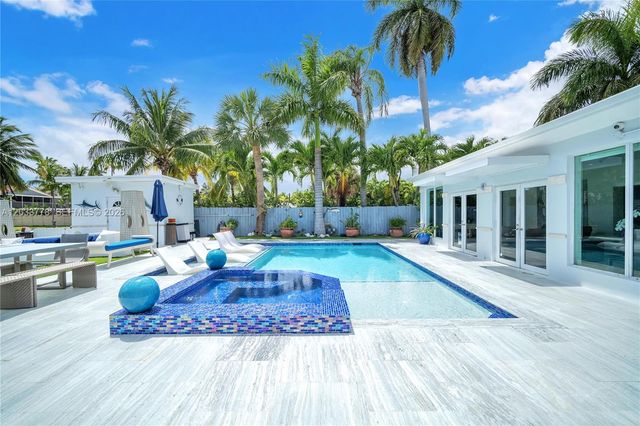 1100 NE 84th St, Miami, FL 33138