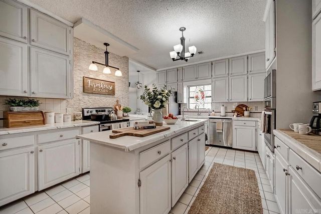 17 Ozark Drive, Greenbrier, AR 72039