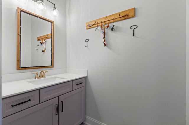 3157 Chase Point Dr, Franklin, TN 37067