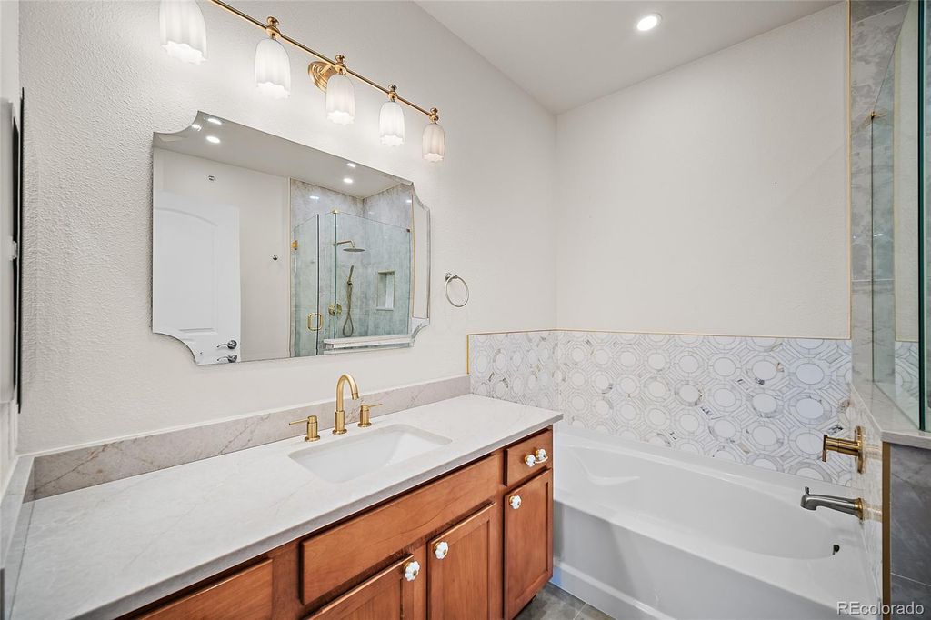 Image 15 of property listing at 10184 Park Meadows Drive 1410, Lone Tree, CO 80124