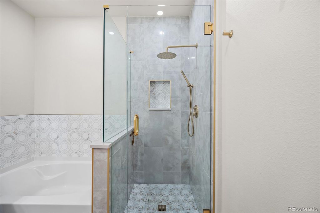 Image 18 of property listing at 10184 Park Meadows Drive 1410, Lone Tree, CO 80124