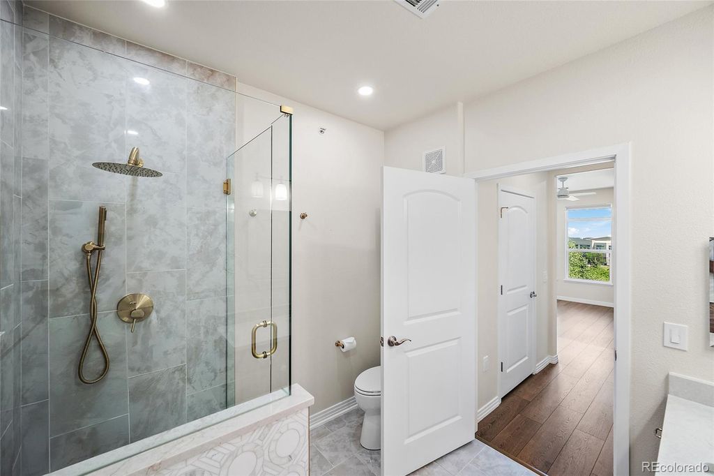 Image 19 of property listing at 10184 Park Meadows Drive 1410, Lone Tree, CO 80124