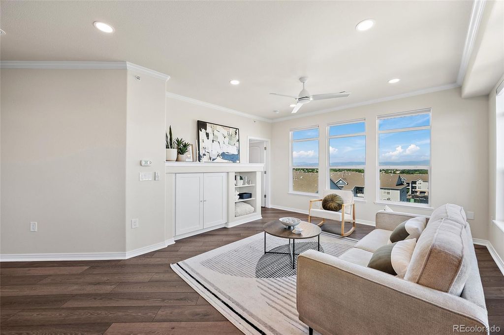 Image 3 of property listing at 10184 Park Meadows Drive 1410, Lone Tree, CO 80124