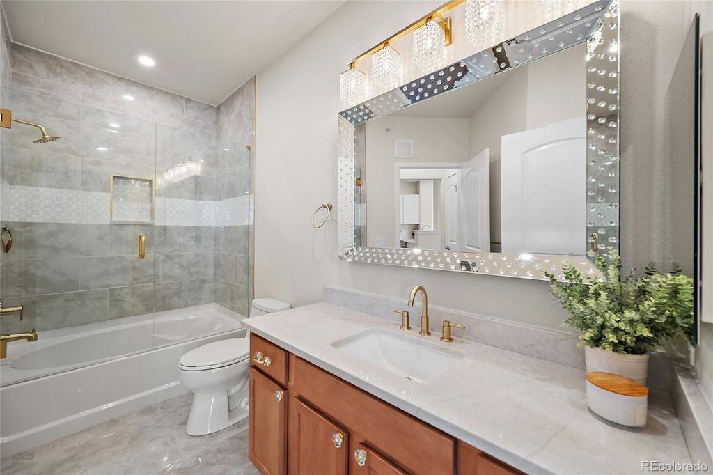 Image 21 of property listing at 10184 Park Meadows Drive 1410, Lone Tree, CO 80124