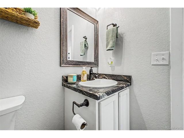 2220 Inspiration Ln, Pueblo, CO 81008