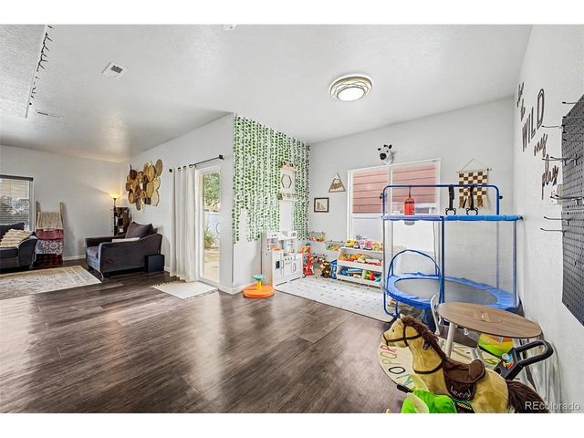 2220 Inspiration Ln, Pueblo, CO 81008