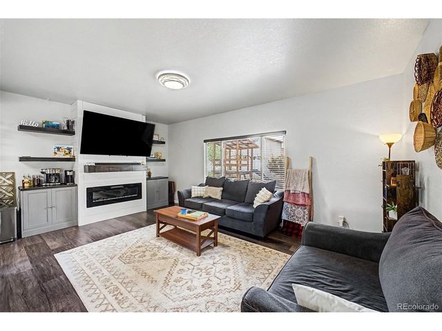 2220 Inspiration Ln, Pueblo, CO 81008