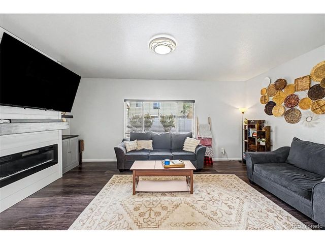 2220 Inspiration Ln, Pueblo, CO 81008