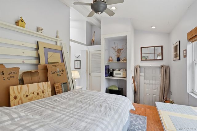 574 State Route 32 N, Esopus, NY 12561