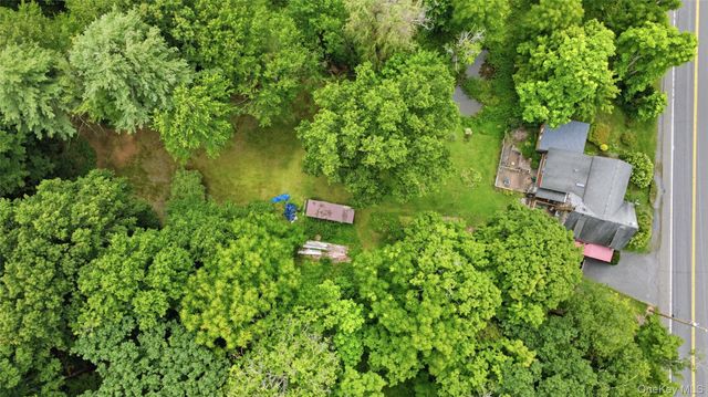 574 State Route 32 N, Esopus, NY 12561