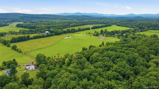 574 State Route 32 N, Esopus, NY 12561
