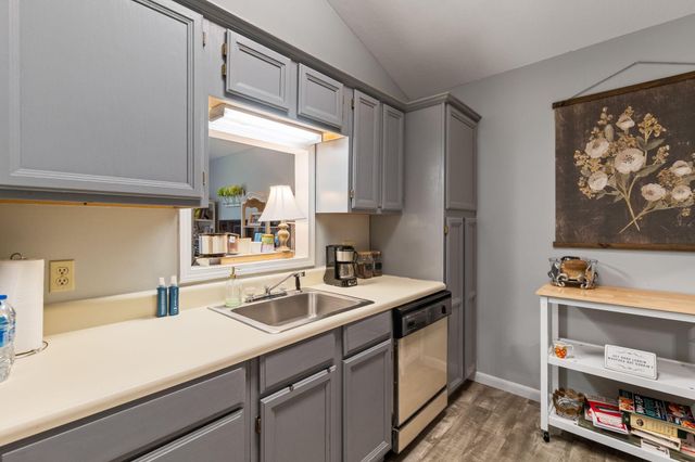 66 Serene Meadows Dr., Hattiesburg, MS 39402