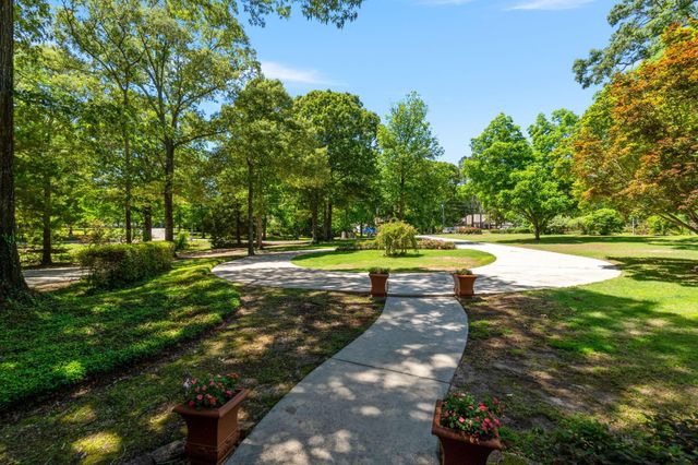 66 Serene Meadows Dr., Hattiesburg, MS 39402