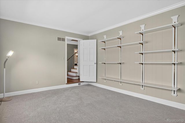 5447 Lahser Road, Bloomfield Charter Township, MI 48304