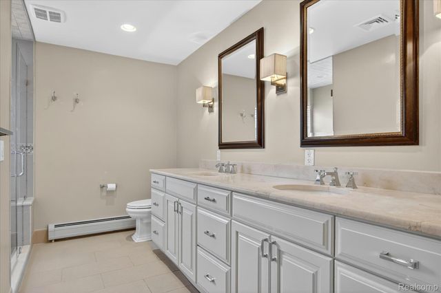5447 Lahser Road, Bloomfield Charter Township, MI 48304