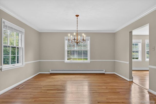 5447 Lahser Road, Bloomfield Charter Township, MI 48304