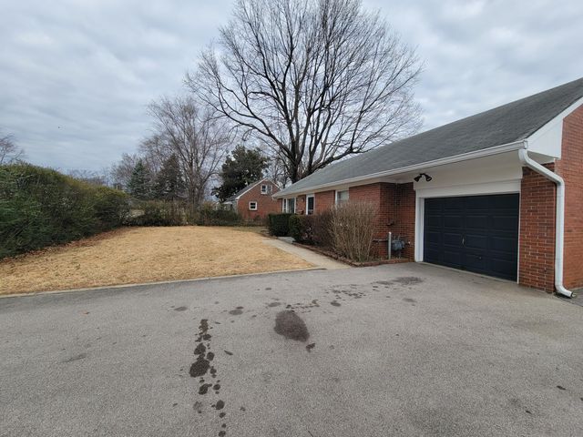 1455 Townley Drive, Lexington, KY 40511