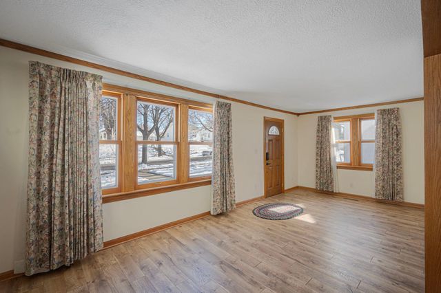 5720 43rd Avenue S, Minneapolis, MN 55417