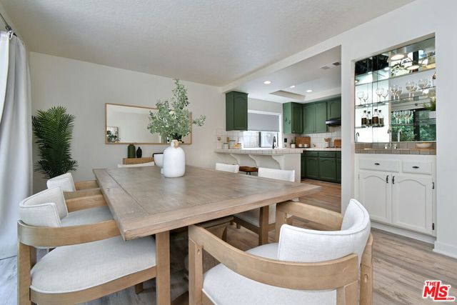 22522 Avenue San Luis, Woodland Hills, CA 91364