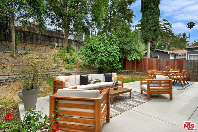 22522 Avenue San Luis, Woodland Hills, CA 91364