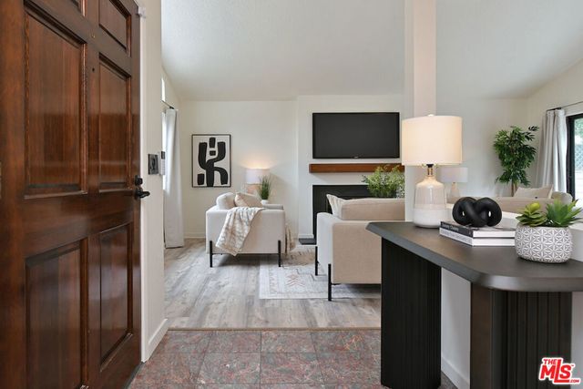 22522 Avenue San Luis, Woodland Hills, CA 91364