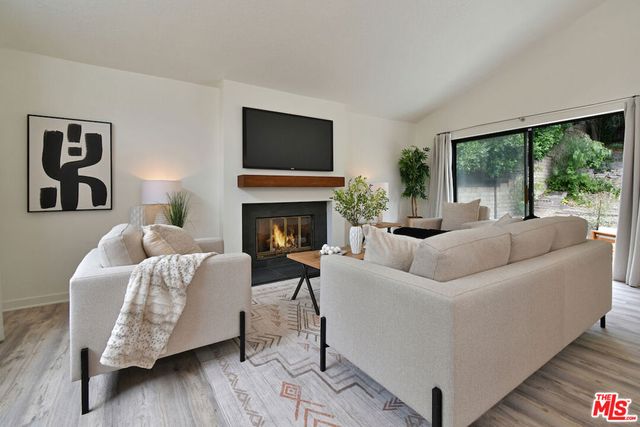 22522 Avenue San Luis, Woodland Hills, CA 91364