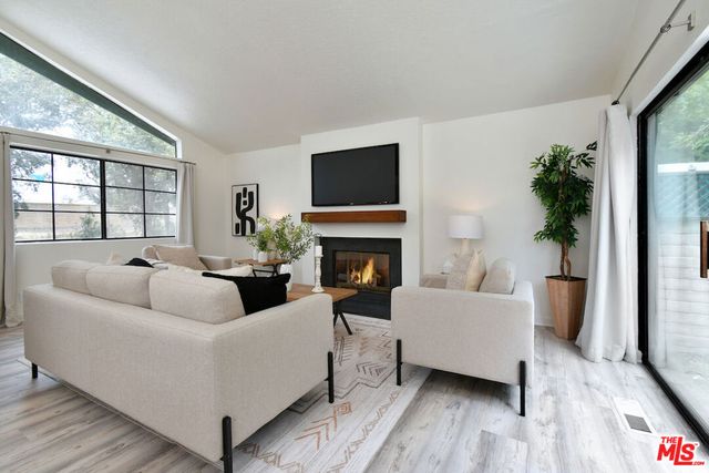 22522 Avenue San Luis, Woodland Hills, CA 91364