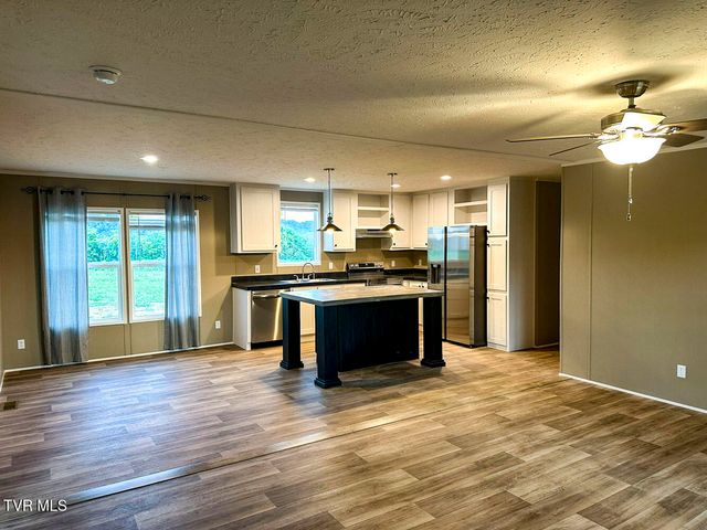 1555 River Path Path, Morristown, TN 37813