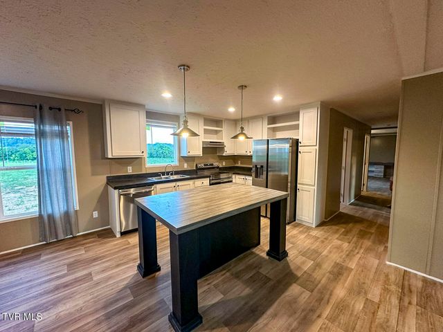 1555 River Path Path, Morristown, TN 37813