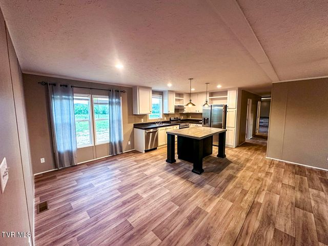 1555 River Path Path, Morristown, TN 37813