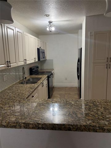 4386 W 10th Ave, Hialeah, FL 33012