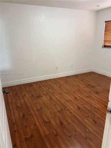 4386 W 10th Ave, Hialeah, FL 33012