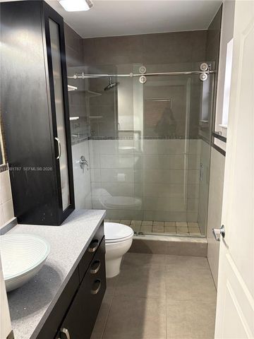 4386 W 10th Ave, Hialeah, FL 33012