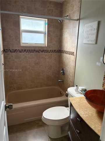 4386 W 10th Ave, Hialeah, FL 33012