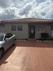 4386 W 10th Ave, Hialeah, FL 33012