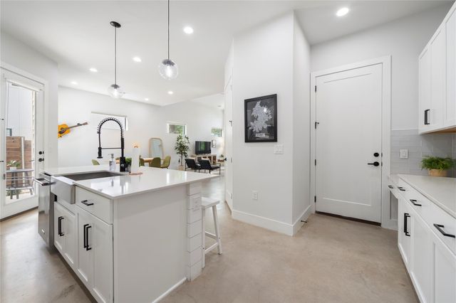 1306 E 3rd ST 1, Austin, TX 78702