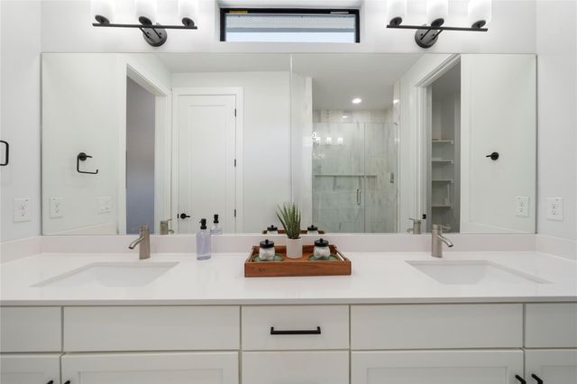 1306 E 3rd ST 1, Austin, TX 78702