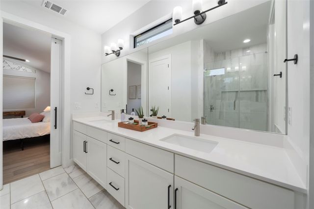 1306 E 3rd ST 1, Austin, TX 78702