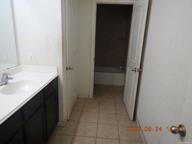 6010 Pleasant Lake, San Antonio, TX 78222