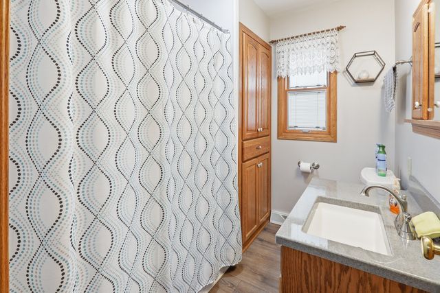 305 Independence Street, Pella, IA 50219