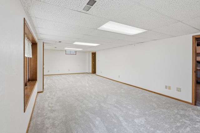 305 Independence Street, Pella, IA 50219