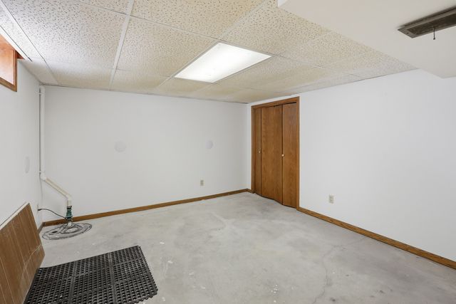 305 Independence Street, Pella, IA 50219