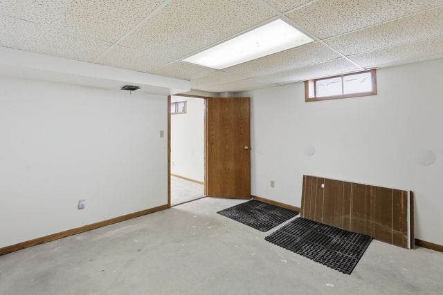 305 Independence Street, Pella, IA 50219